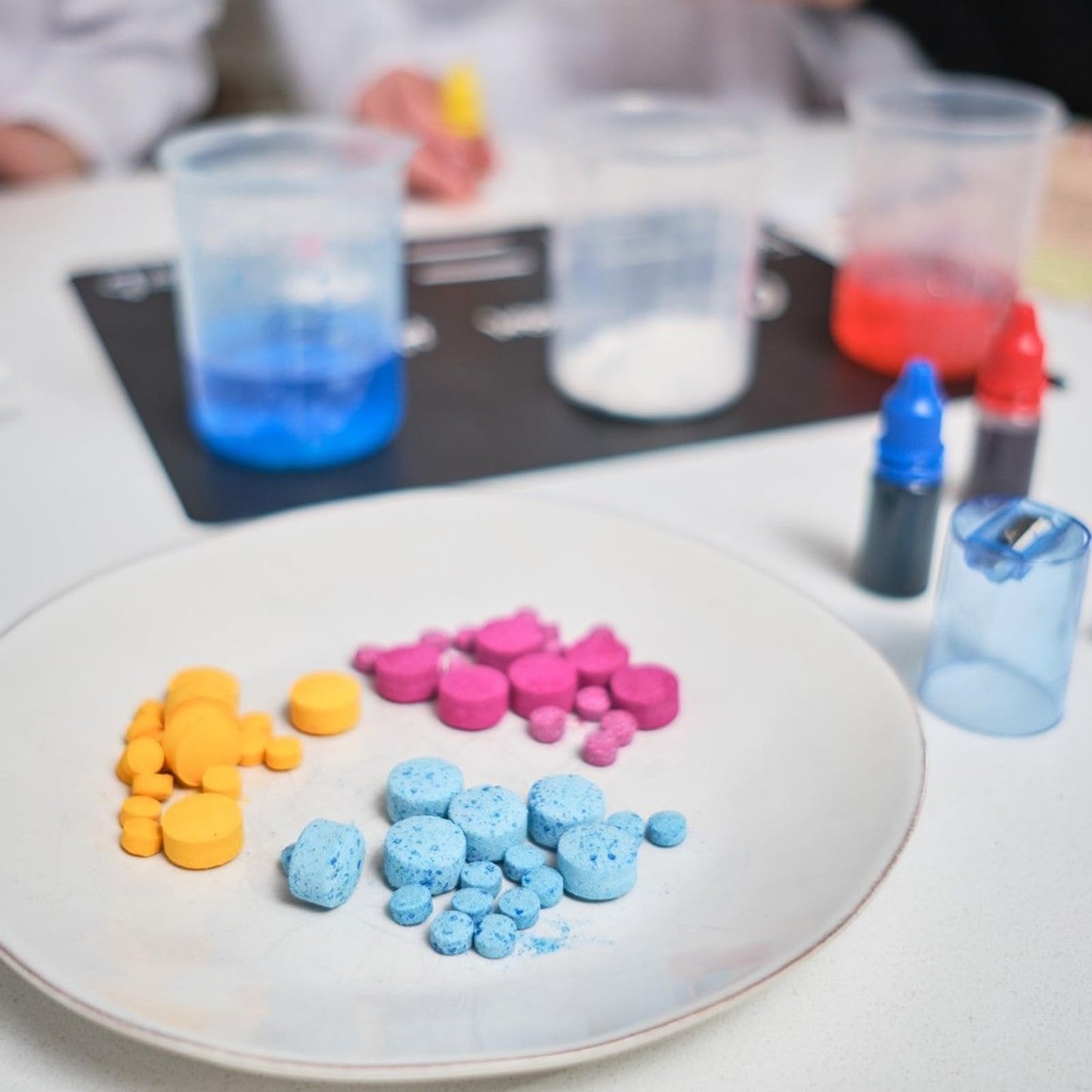 Yellow Scope Chemistry Kit, Science Experiment for Girls & Boys, STEM Activities for Kids Ages 8-12, Beakers & Bubbles Foundation Chem Set - ARVRedtech.com | AR & VR Education Technology