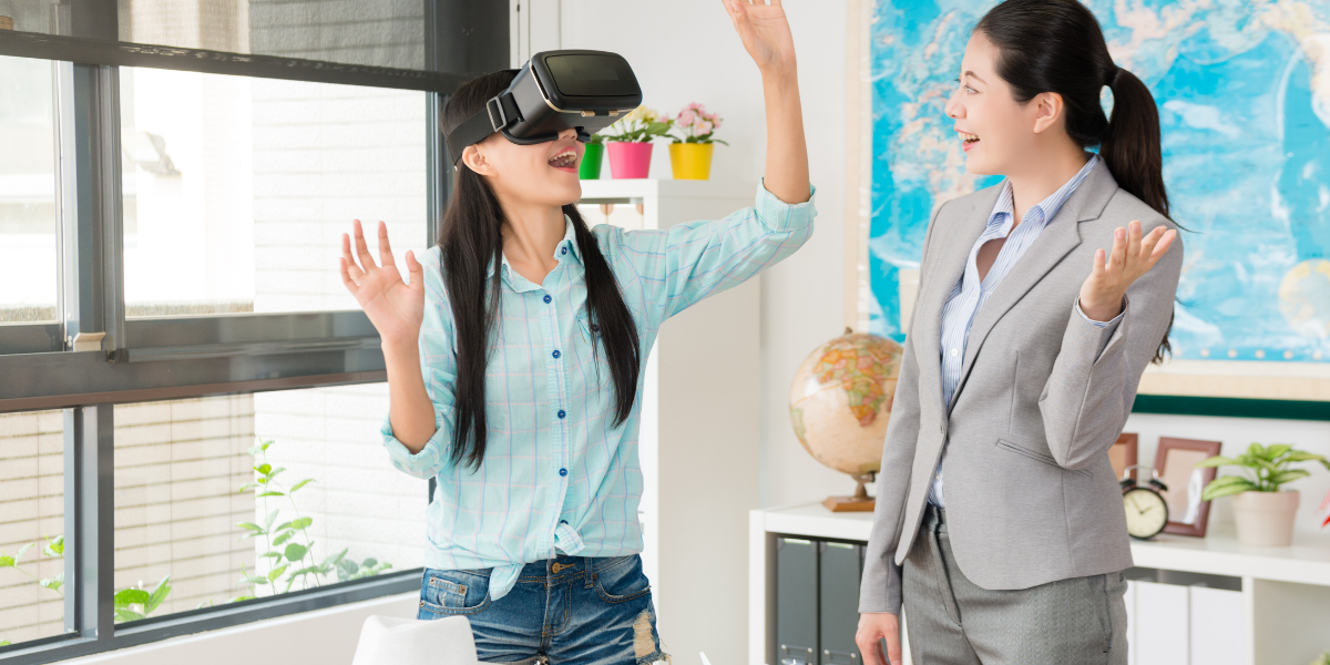 How Virtual Reality Can Help Students in Challenging Courses?