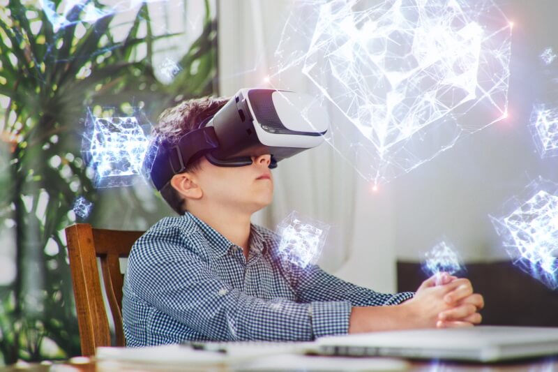 companies using virtual reality and augmented reality for education