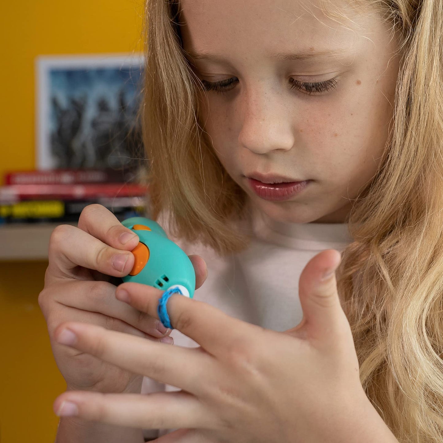 Child using 3Doodler Start+ 3D Pen